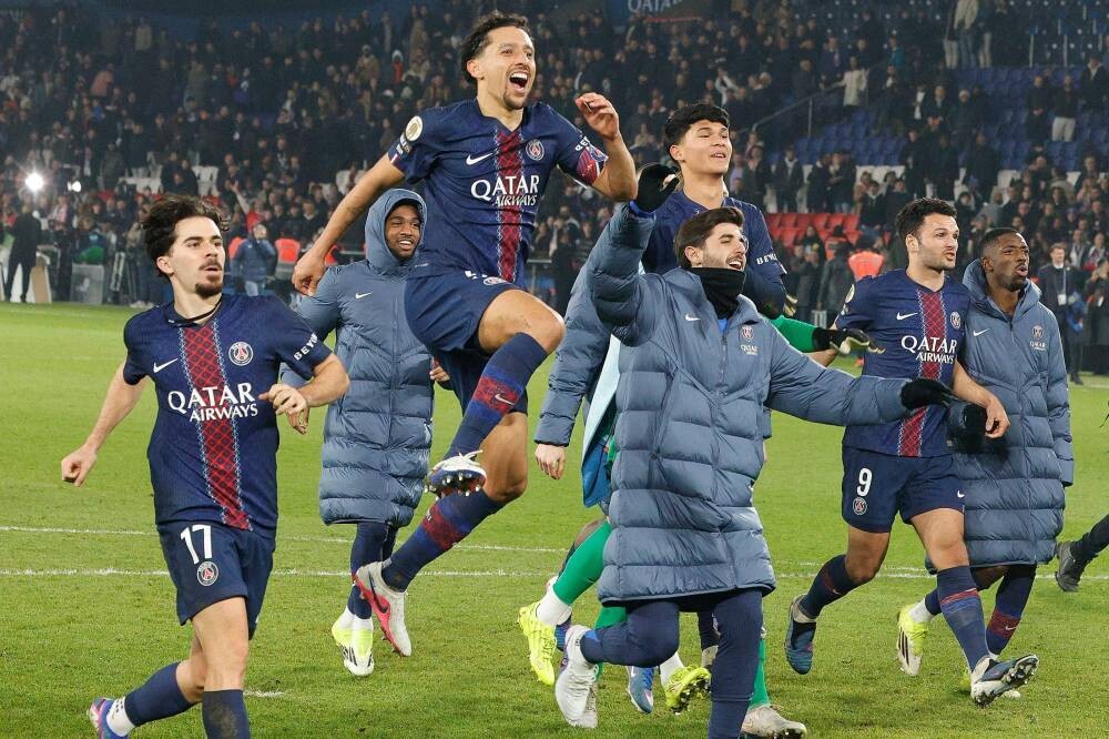 PSG Crushes Rival 5-0 to Regain Top Spot in League