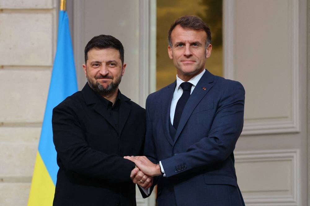 Zelenskyy and Macron Sign Agreement Near Paris