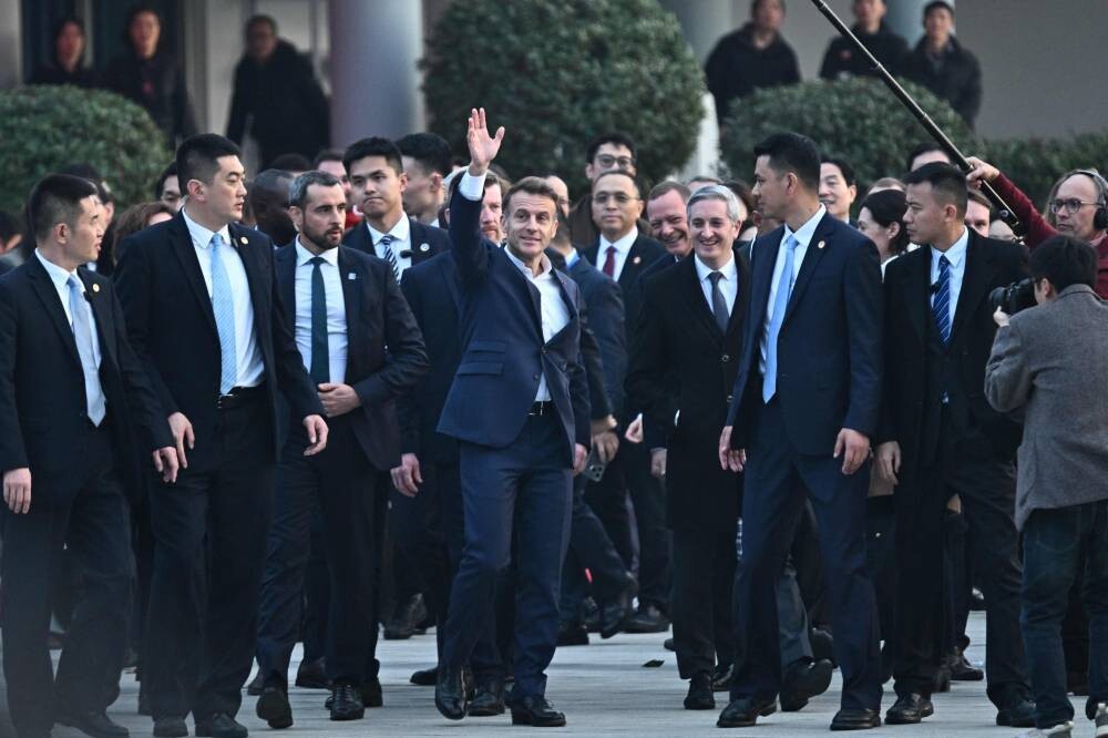 Макрон завершил визит в Китае