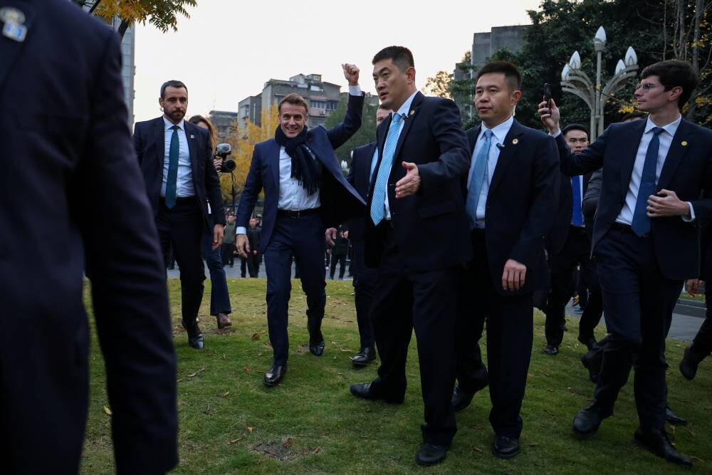 Макрон призвал усилить поддержку Украины