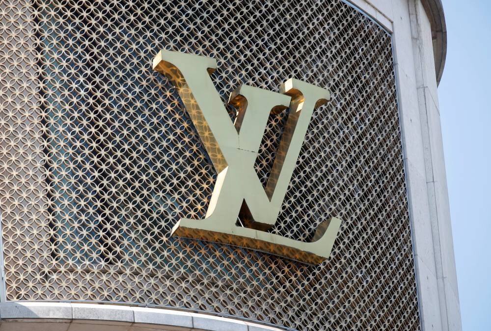 LVMH сообщает о снижении прибыли за полгода на 14%