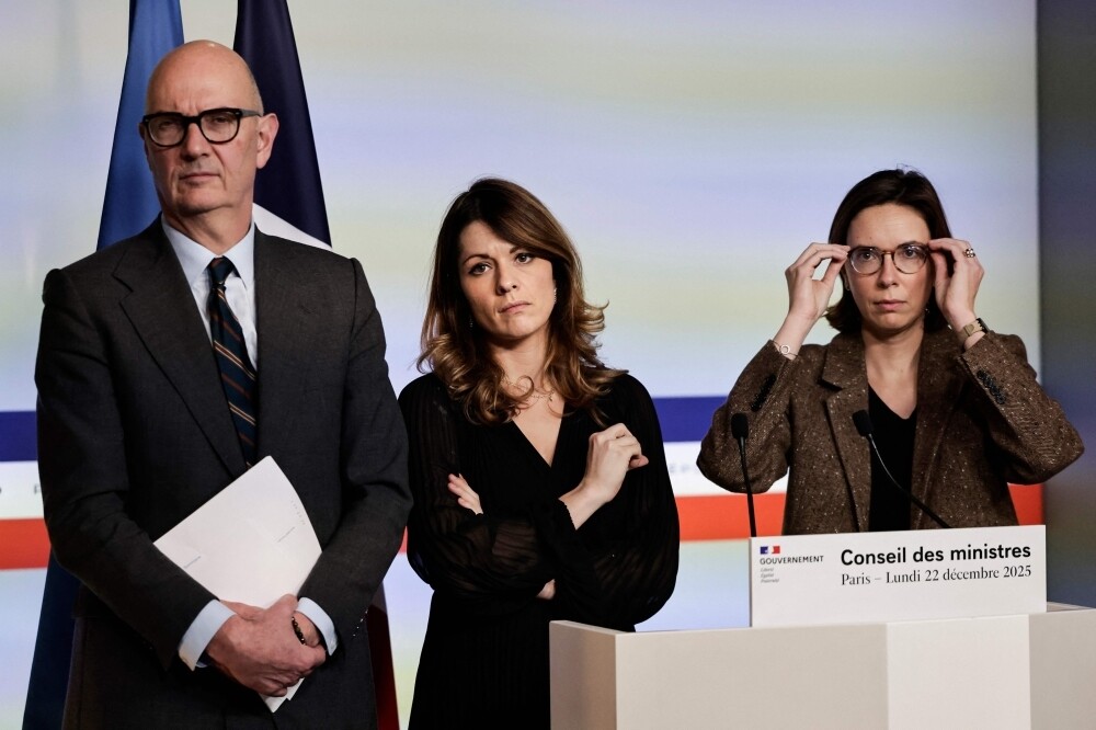 France: Emergency Bill to Keep State Running