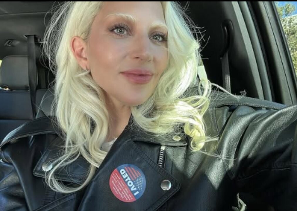 Lady Gaga wows Paris with new look