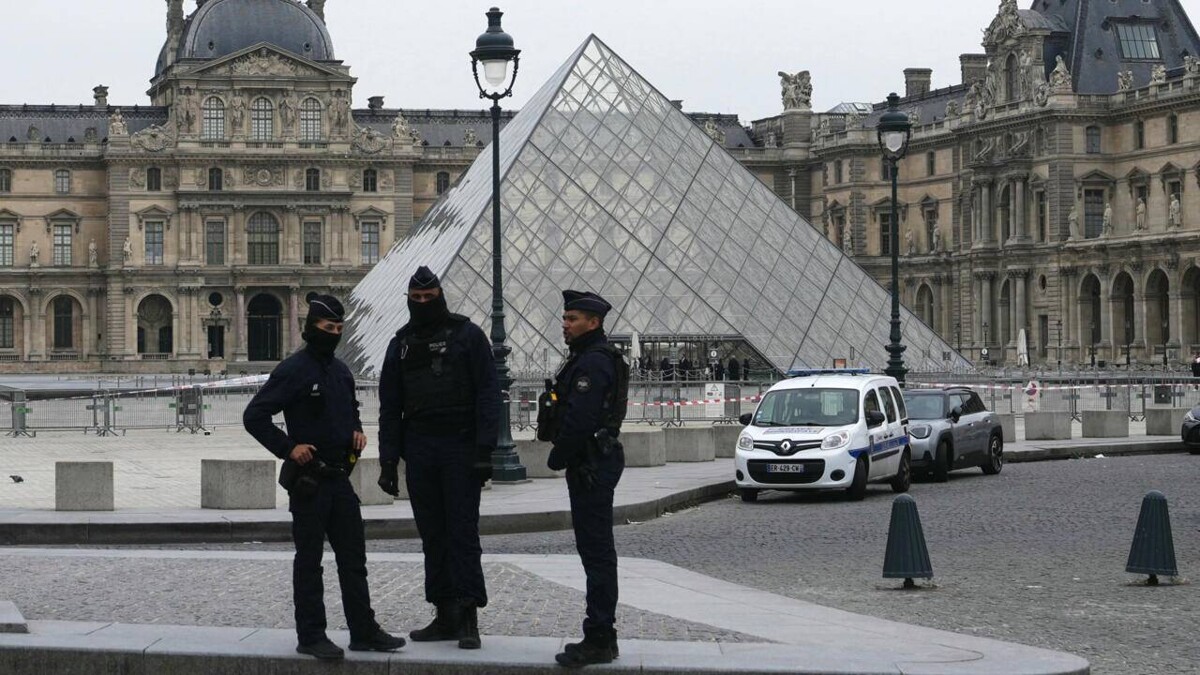 Paris Police Release Suspect in Louvre Heist