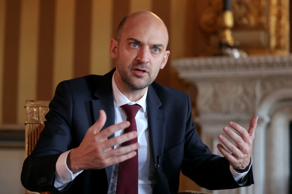 French FM urges Israel to dialogue with Lebanon