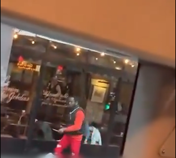 Armed man attacks bus passengers and driver in Paris