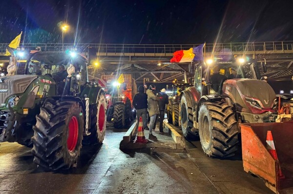 法国农民抗议自由贸易协定