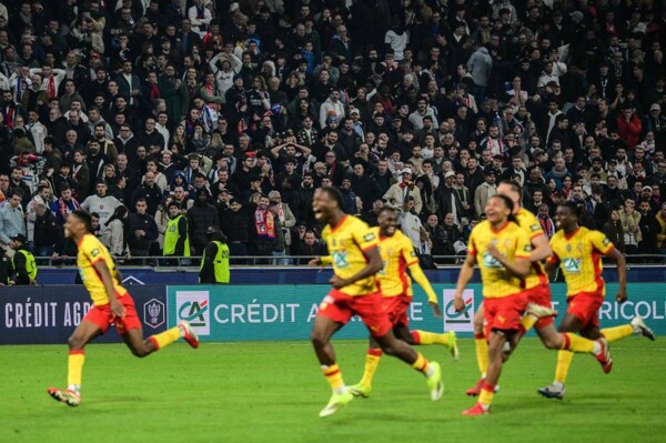 Lens Reach French Cup Semi-Finals
