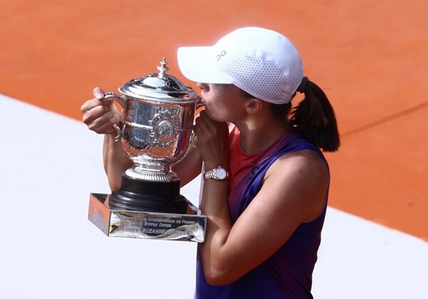 Польская теннисистка Ига Швйонтек выиграла третий подряд титул Открытого чемпионата Франции