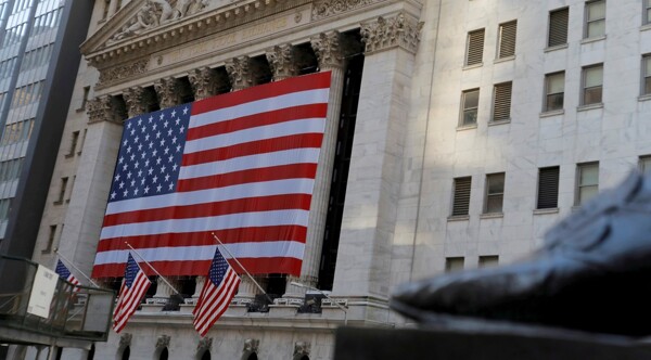 Индекс французского CAC 40 вырос на 0.9% под предводительством сектора здравоохранения, акции Topdanmark взлетели
