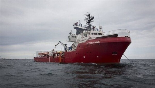 SOS Mediterranee Спасает Мигрантов у побережья Ливии