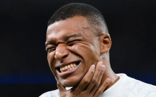 Mbappé Joins France Squad Despite Injury