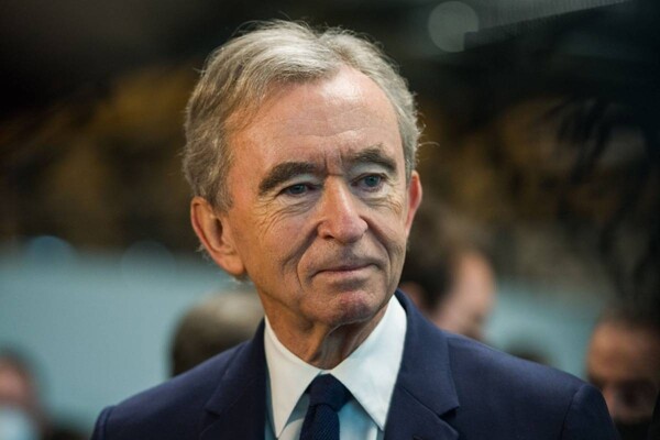 Pledge to Increase LVMH Stake