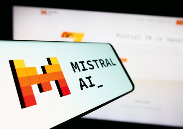 Франция запускает новый образец искусственного интеллекта | Ours Abroad News