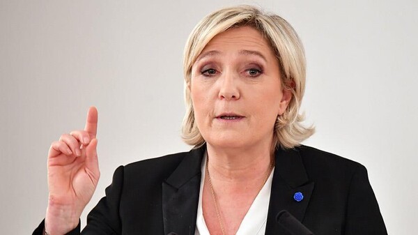 Марин Ле Пен призывает к новым парламентским выборам во Франции