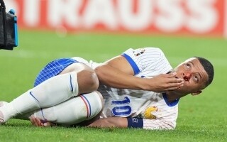 Килиан Мбаппе получил перелом носа в матче открытия Евро-2024 против Австрии