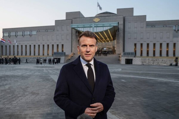 Macron Accuses Trump of Undermining NATO