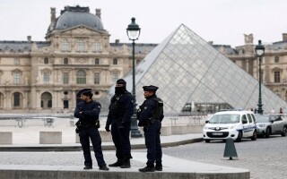 Louvre Theft Investigation: 30-Second Delay Allowed Thieves to Escape