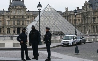 Five More Suspects Arrested in Louvre Theft Case