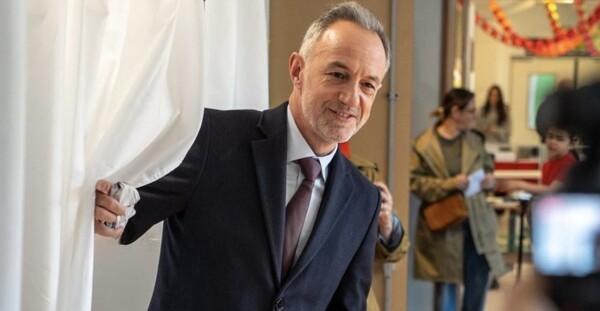 Paris Mayor Announces Plan to Combat Sexual Abuse in Schools