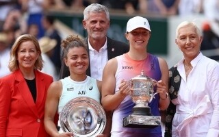 Польская теннисистка Ига Швйонтек побеждает на Ролан Гаррос в четвертый раз