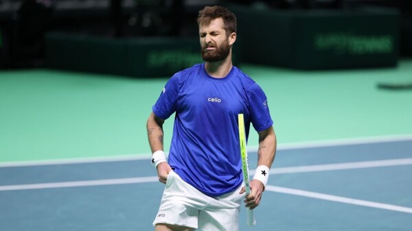 Французский теннисист Муте самокритичен после проигрыша из-за странного удара