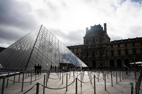 Fourth Suspect Charged in Louvre Theft Case