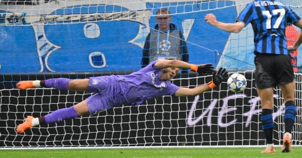 Marseille's goalkeeper shines despite defeat