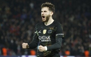 PSG thrash Chelsea in first leg of Champions League Round of 16