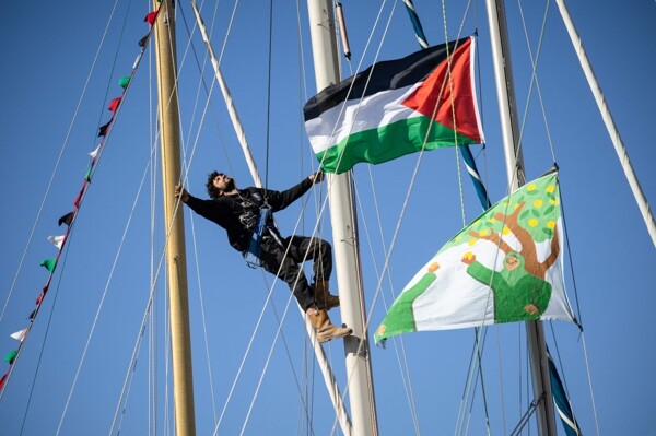 French vessels set off from Marseille to break Gaza blockade